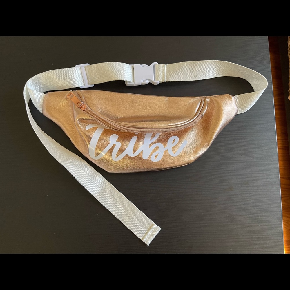 Woman belt bag